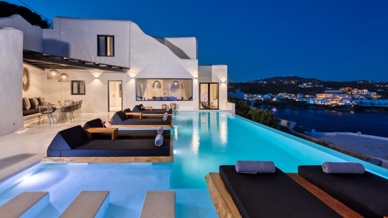 Bespokers - Luxury Holiday Villa Noire II in Mykonos / Bespokers